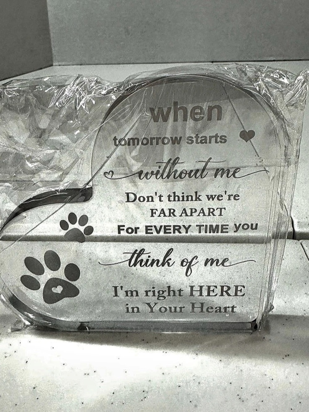 Pet Heart-Shaped Memorial Acrylic Plaque Decor Clear 5x5